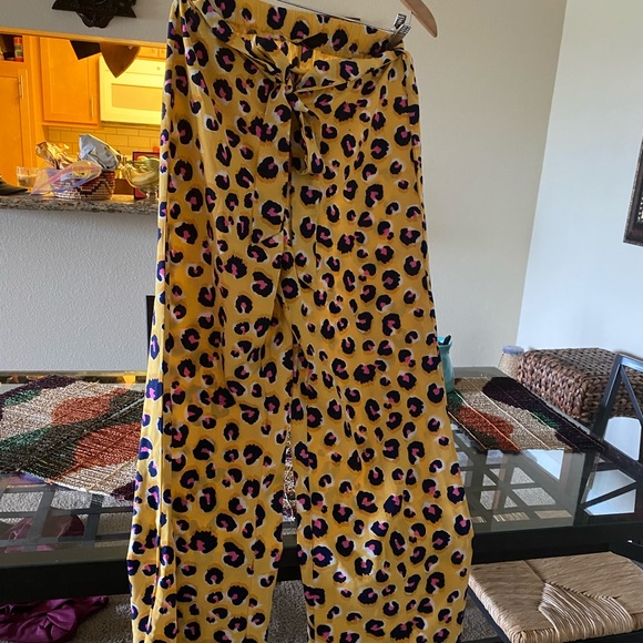 4/$25 🌵Shein leopard 🐆 print pants - Picture 4 of 7